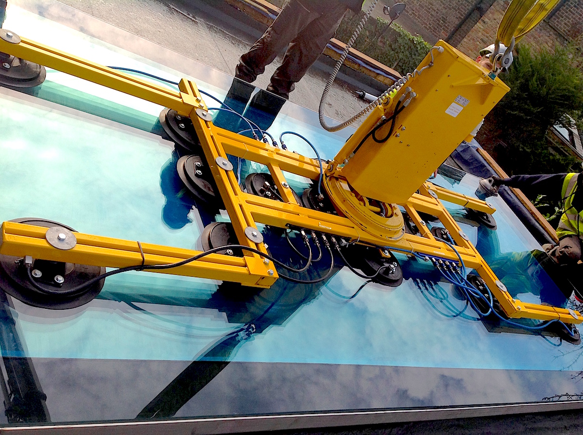 Glass vacuum lifter hire