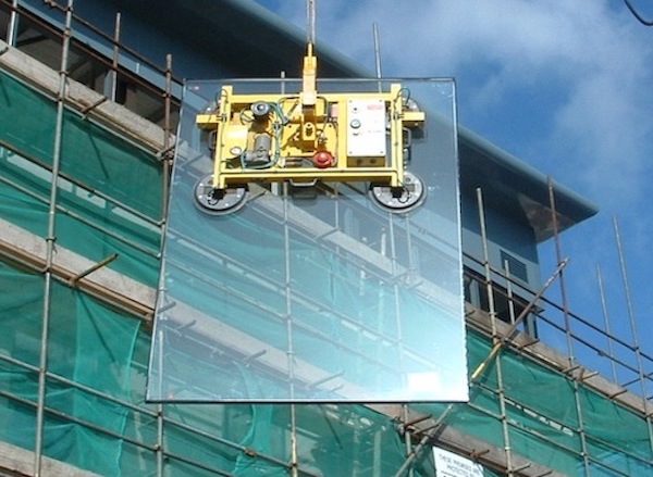 Vacuum lifter suckers